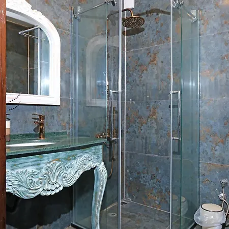 Mai Alaçatı Çeşme